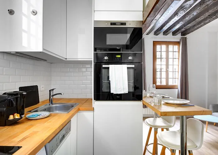 Luminous Flat In Le Marais Apartment *