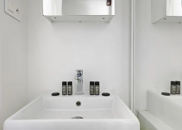 Luminous Flat In Le Marais *