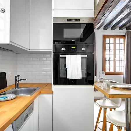 Luminous Flat In Le Marais 아파트 *