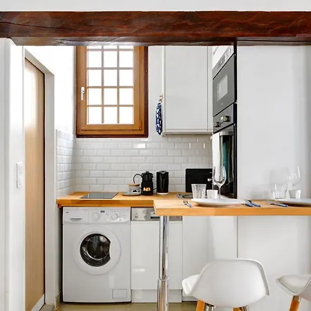 Luminous Flat In Le Marais 아파트 파리